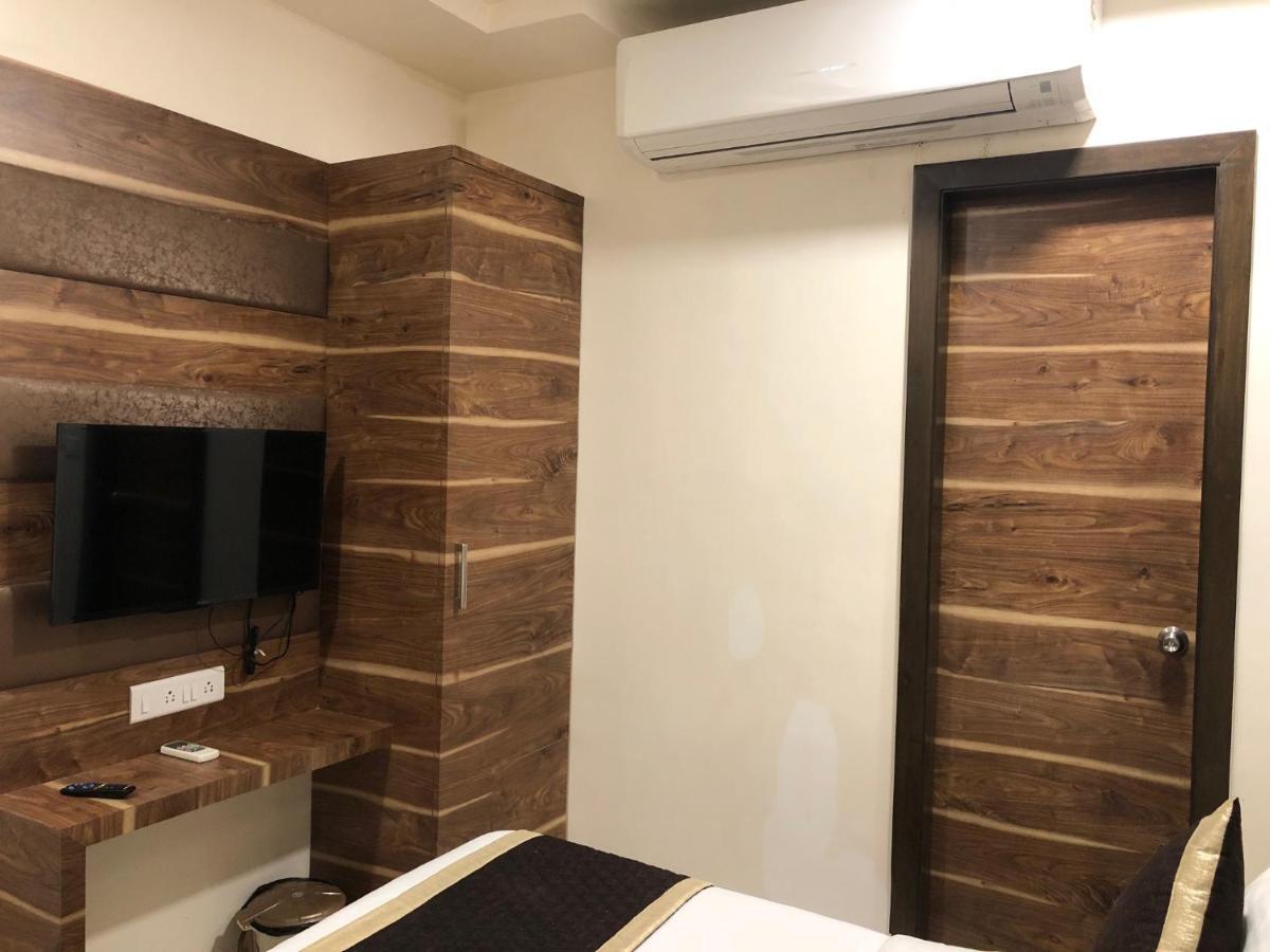 אחמדאבאד Hotel Circle Inn מראה חיצוני תמונה