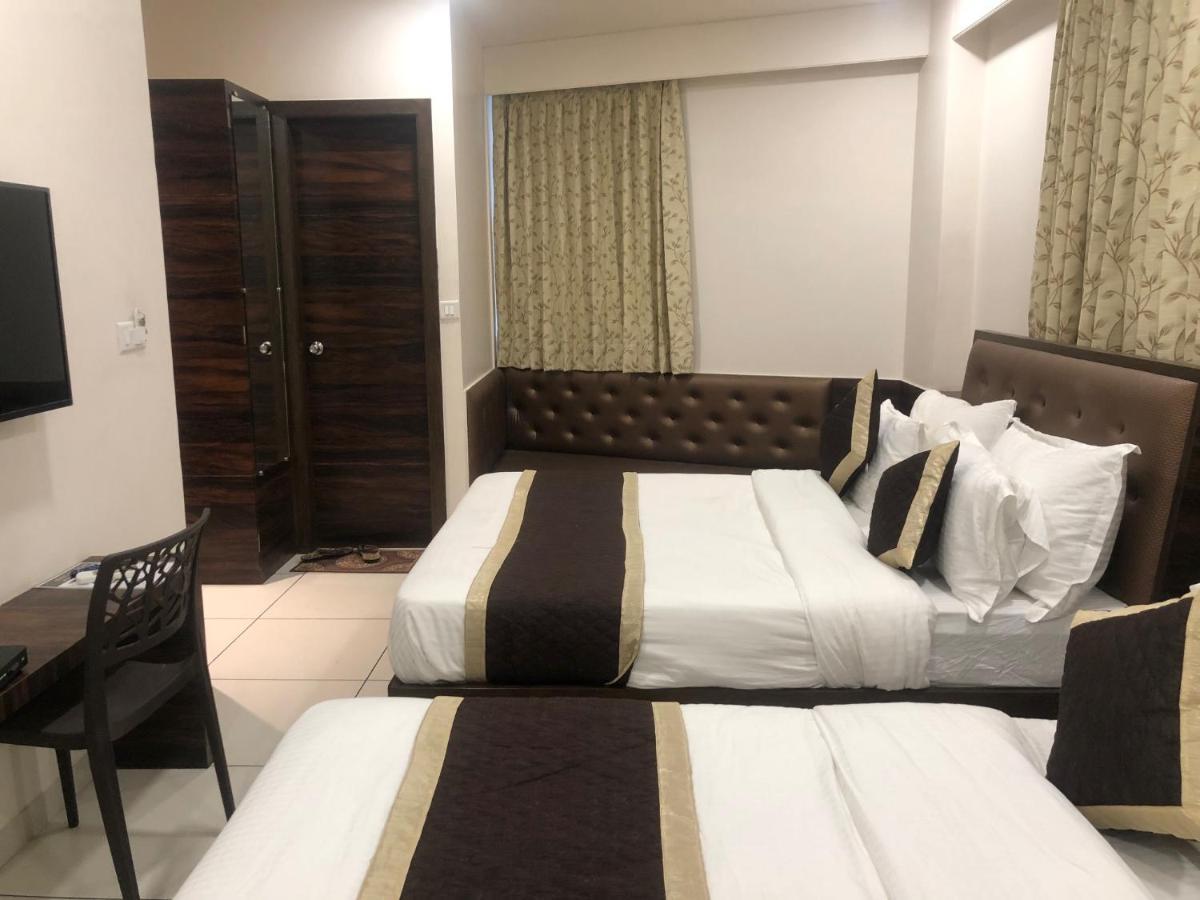 אחמדאבאד Hotel Circle Inn מראה חיצוני תמונה
